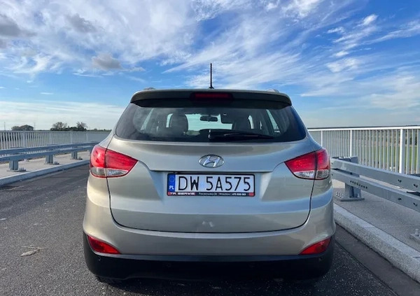 Hyundai ix35 cena 35000 przebieg: 204000, rok produkcji 2010 z Wrocław małe 37